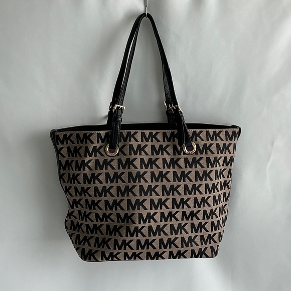 Michael Kors Handbags - Michael Kors Tote Bag